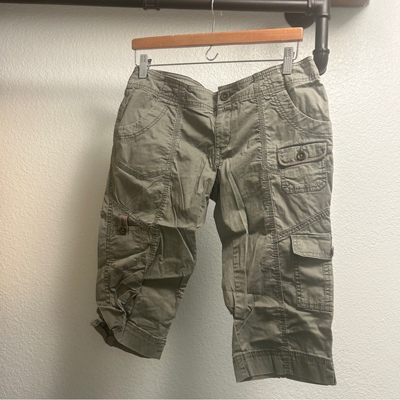 Mudd Cargo Capri Pants Juniors Size 11 Army Green - Picture 1 of 5